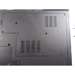 Замена задней панели Dell Vostro 1710